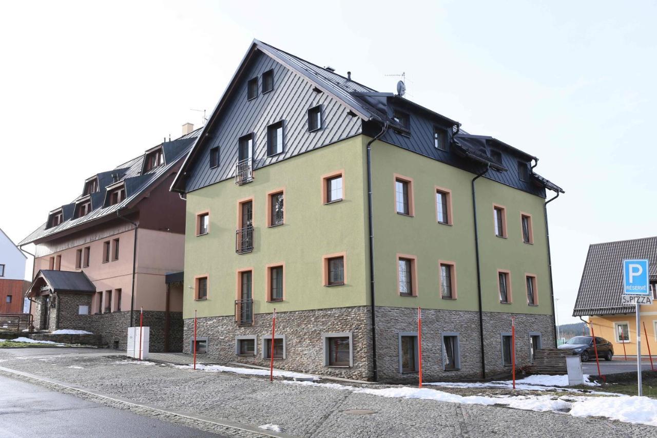 Apartmany Aura Bozi Dar Bagian luar foto