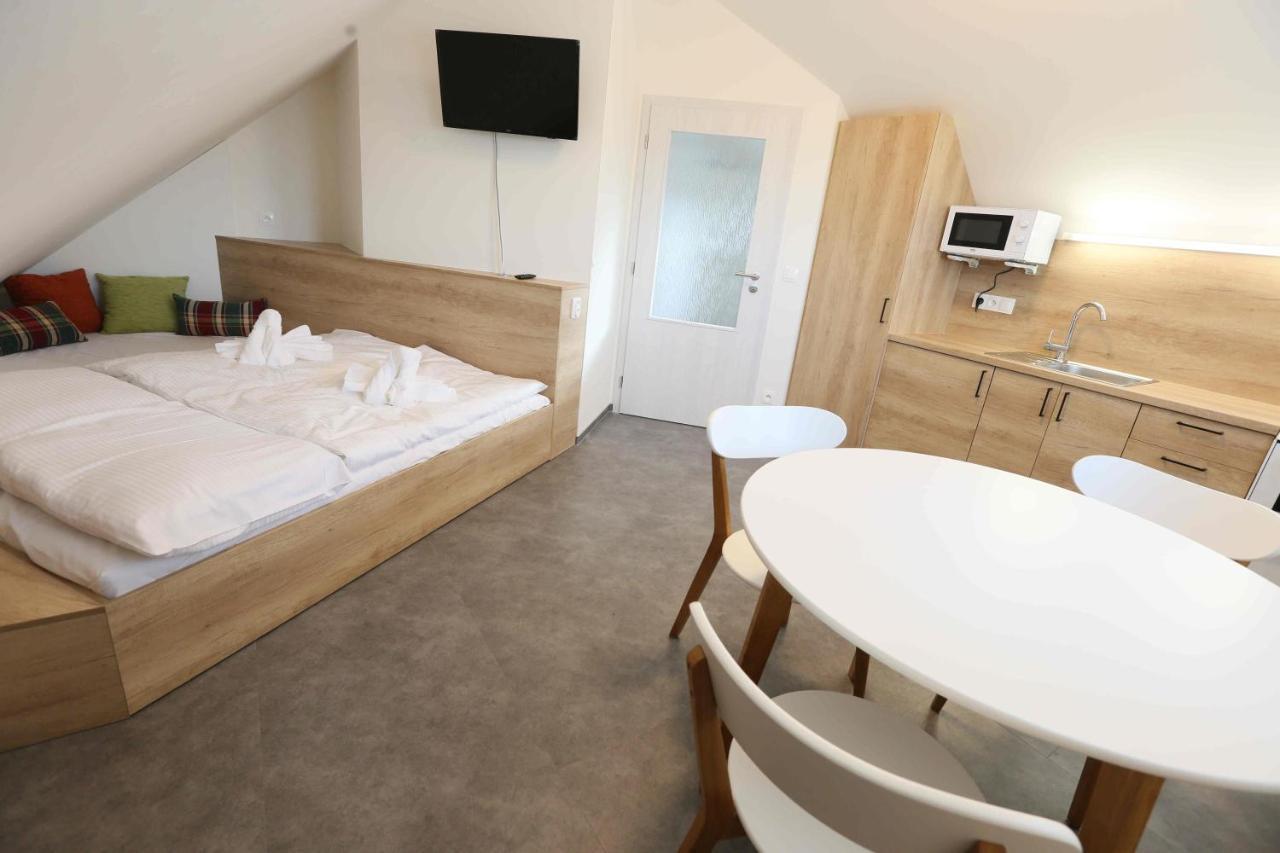 Apartmany Aura Bozi Dar Bagian luar foto